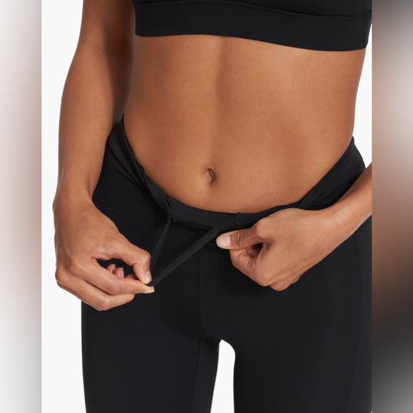 Vuori Stride black side pocket 7/8 Leggings S - Picture 5 of 9